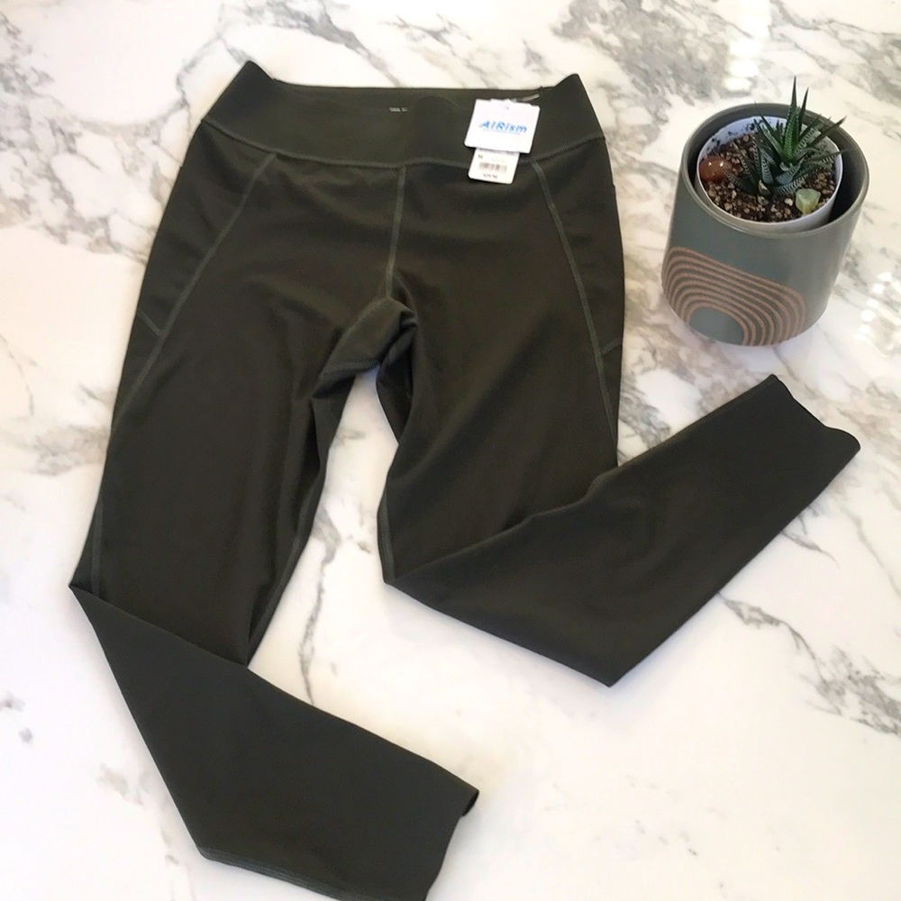 NWT Uniqlo Yoga Pants in Dark Green. Women’s Sz. M.